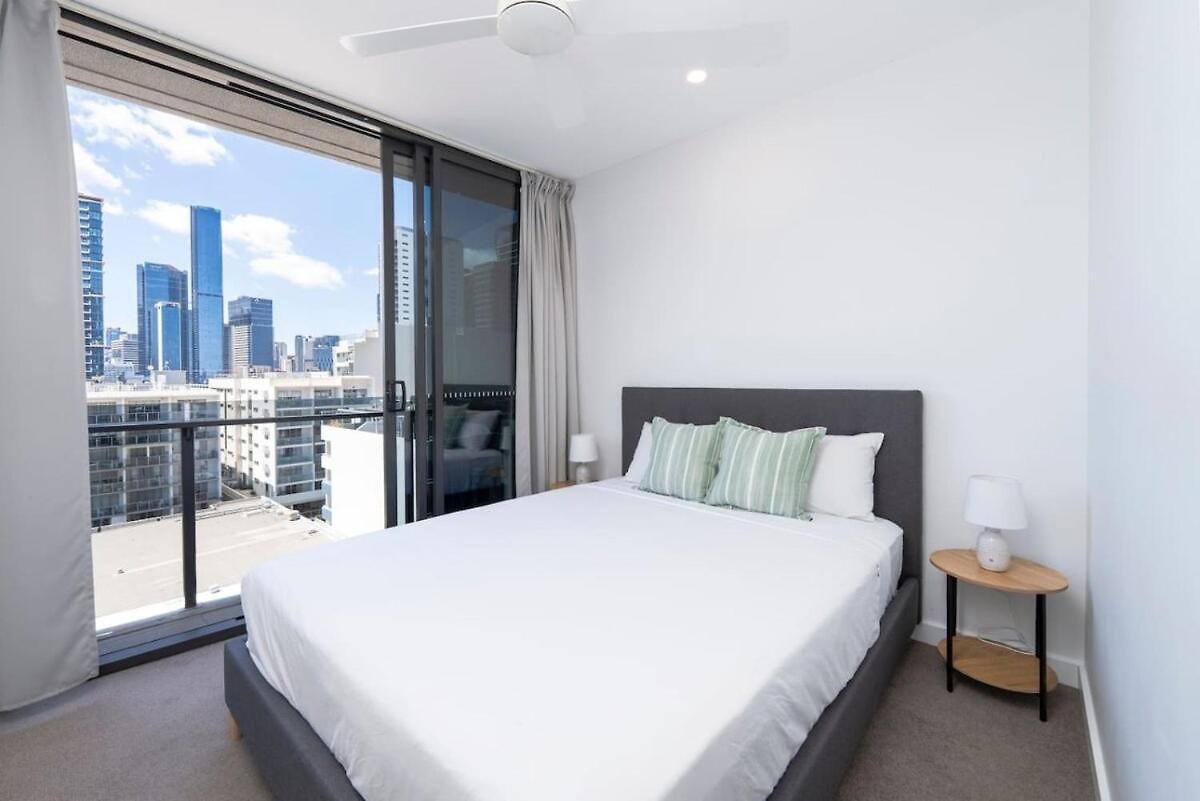 Apartment Stylish View Retreat 2b2b With Free Parking