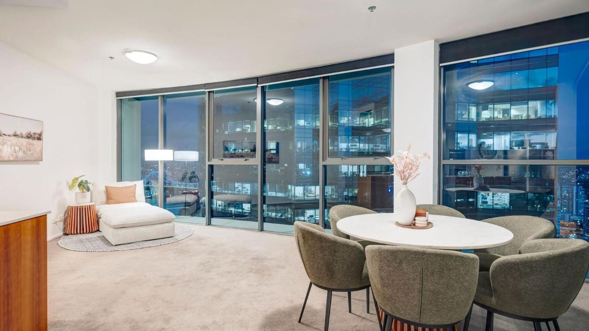 Glasshouse On Felix - Luxury With River Views, Pool And Parking | Winter Escape | Longer & Save | 1 June - 31 August Apartment Brisbane