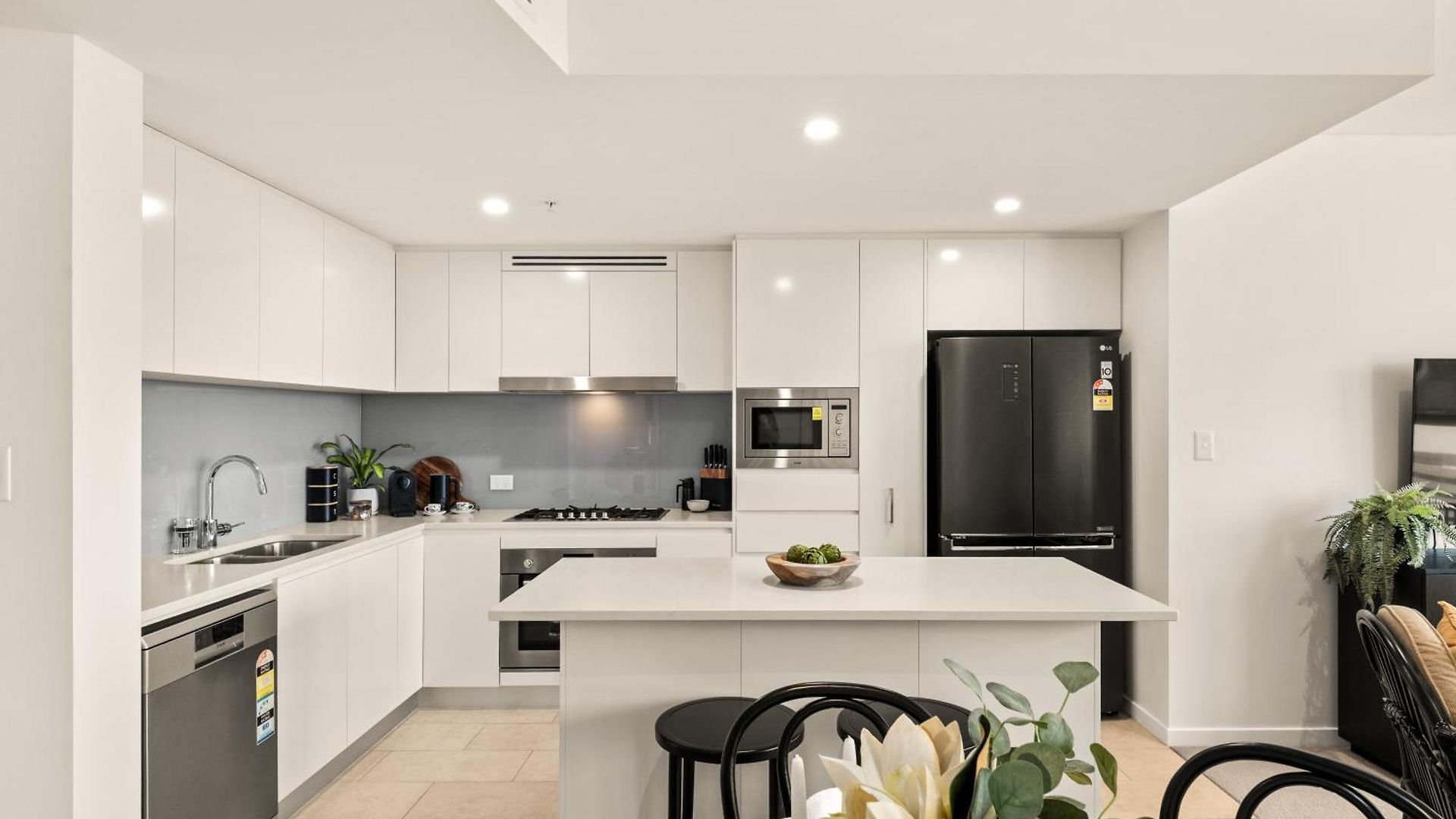 Apartment Luxe Living In The Sky Brisbane
