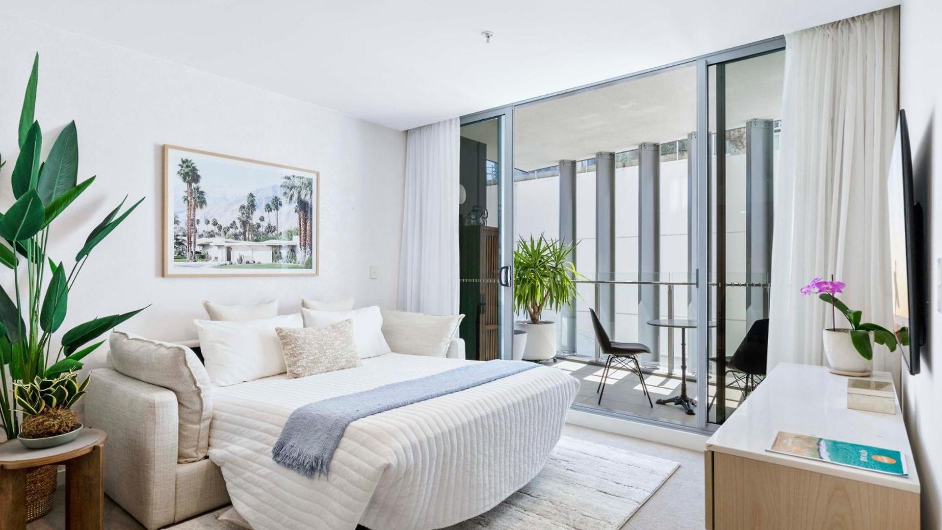 Poolside At 28 Luxe Newstead Work-relax-play Apartment Brisbane