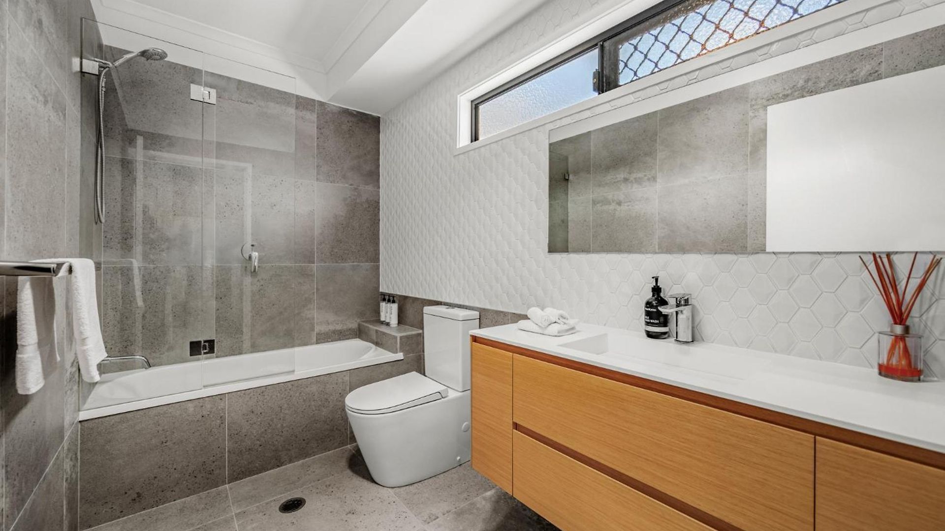 Peaceful 3br 2ba With Parking Near Airport And Cbd Brisbane