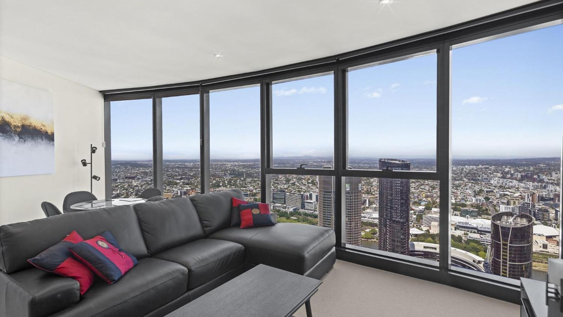 Panoramic Views & High-rise Pool And Gym * Brisbane