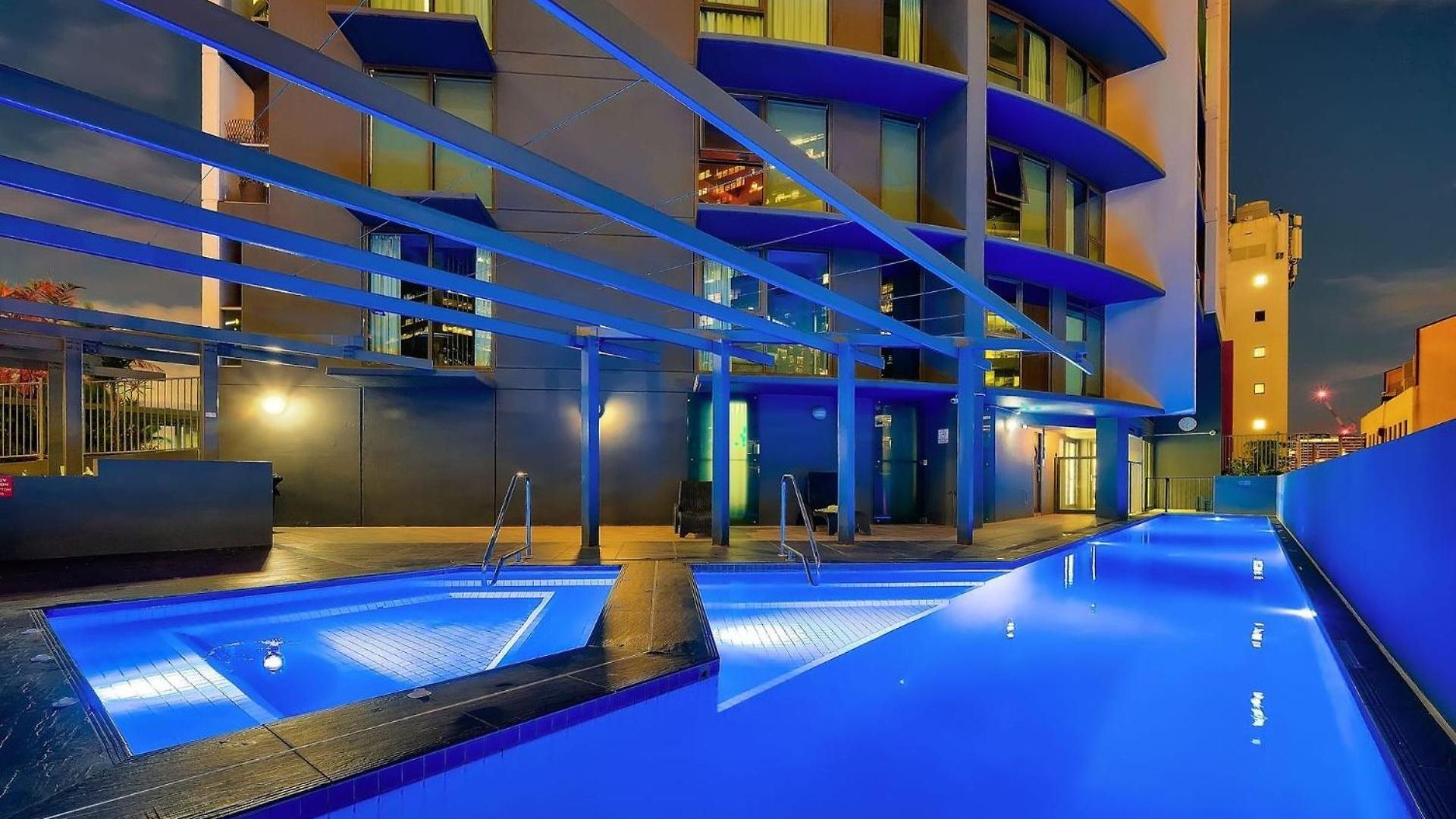 Glasshouse On Felix - Luxury With River Views, Pool And Parking | Winter Escape | Longer & Save | 1 June - 31 August Apartment Brisbane