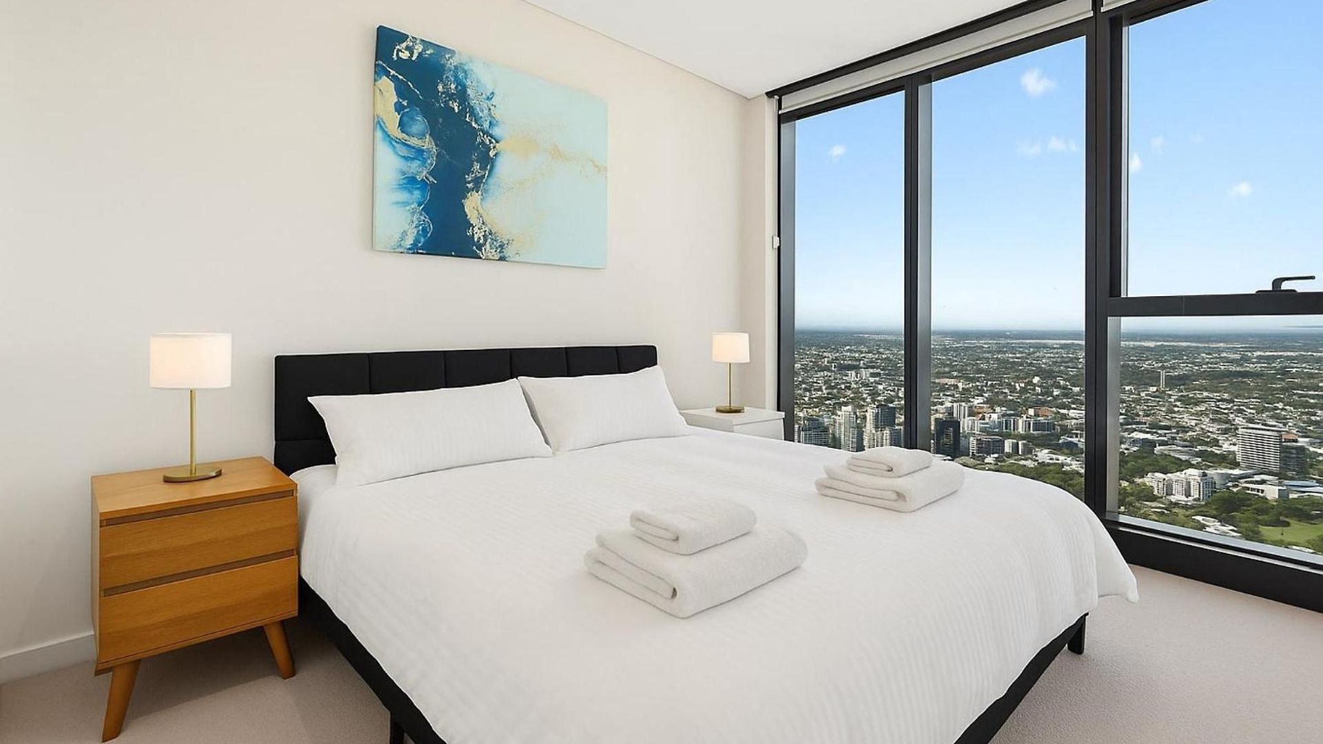 Apartment Panoramic Views & High-rise Pool And Gym *