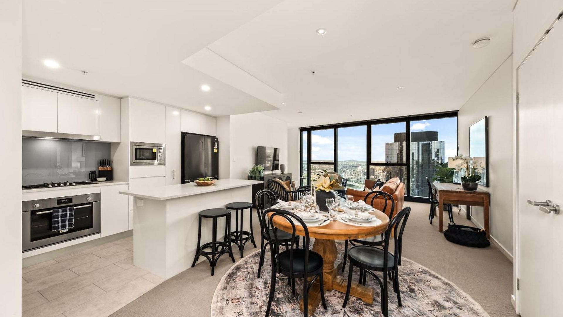 Luxe Living In The Sky Apartment Brisbane
