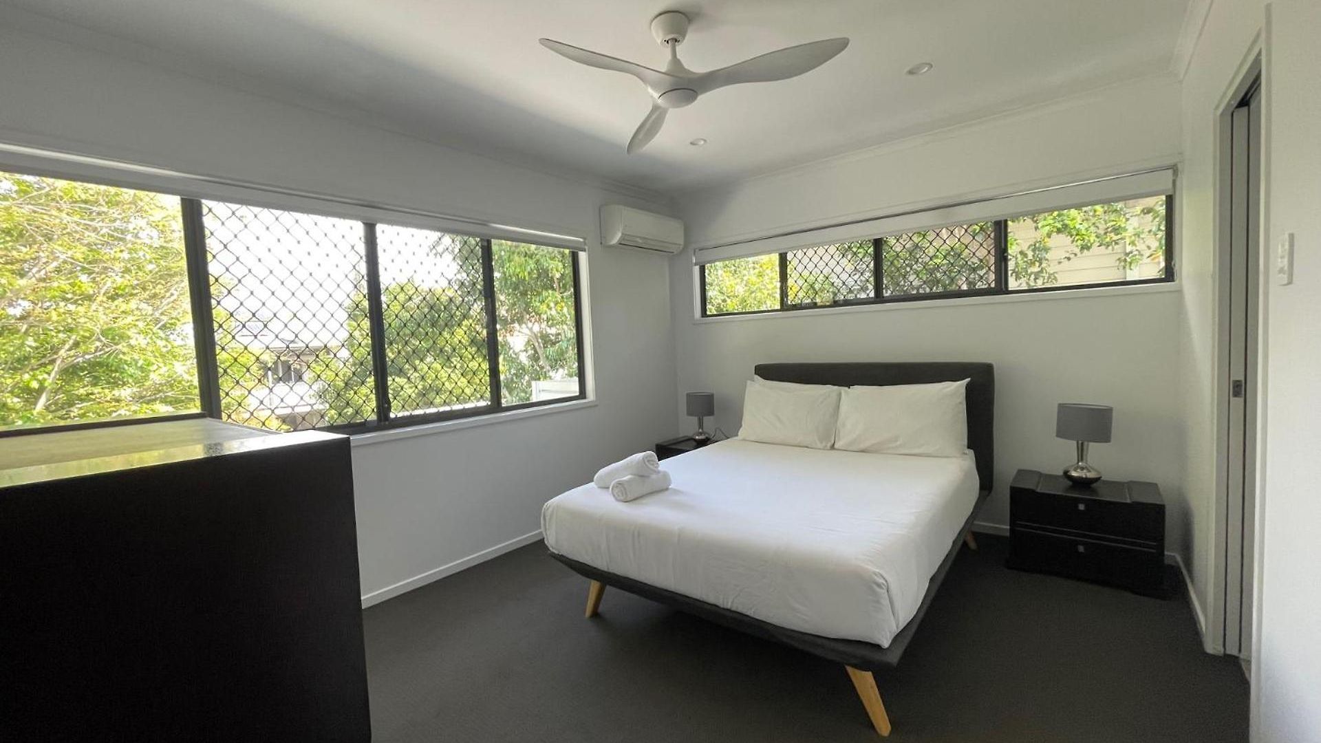 Peaceful 3br 2ba With Parking Near Airport And Cbd Apartment