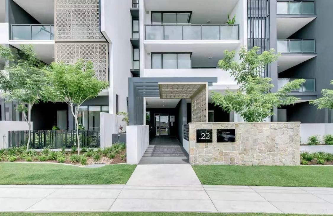 Luxe Retreat - Airport 13 Mins, Free Parking, Train, Bus, Shops & Parks Nearby * Brisbane