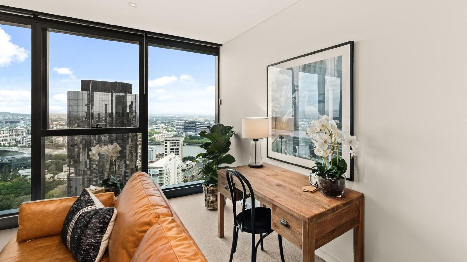 Apartment Luxe Living In The Sky *