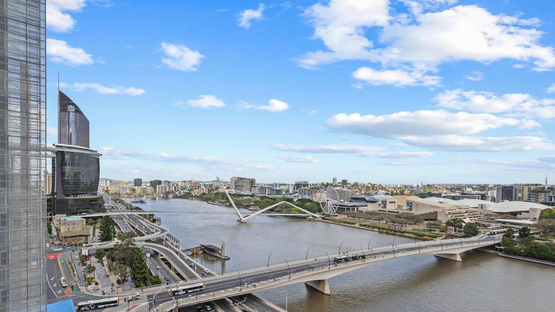 2br River And Fireworks View Apartment *
