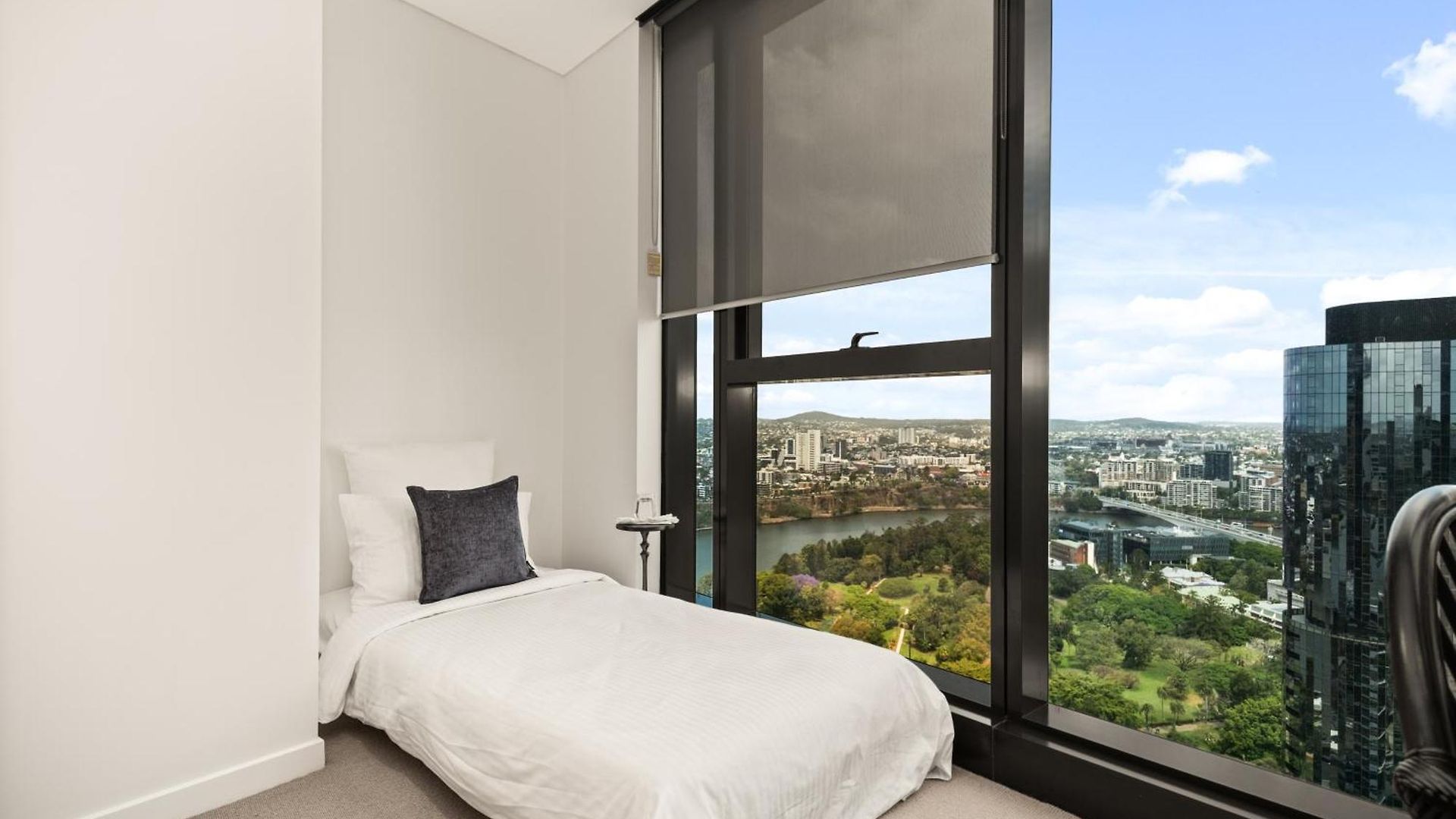 Apartment Luxe Living In The Sky *