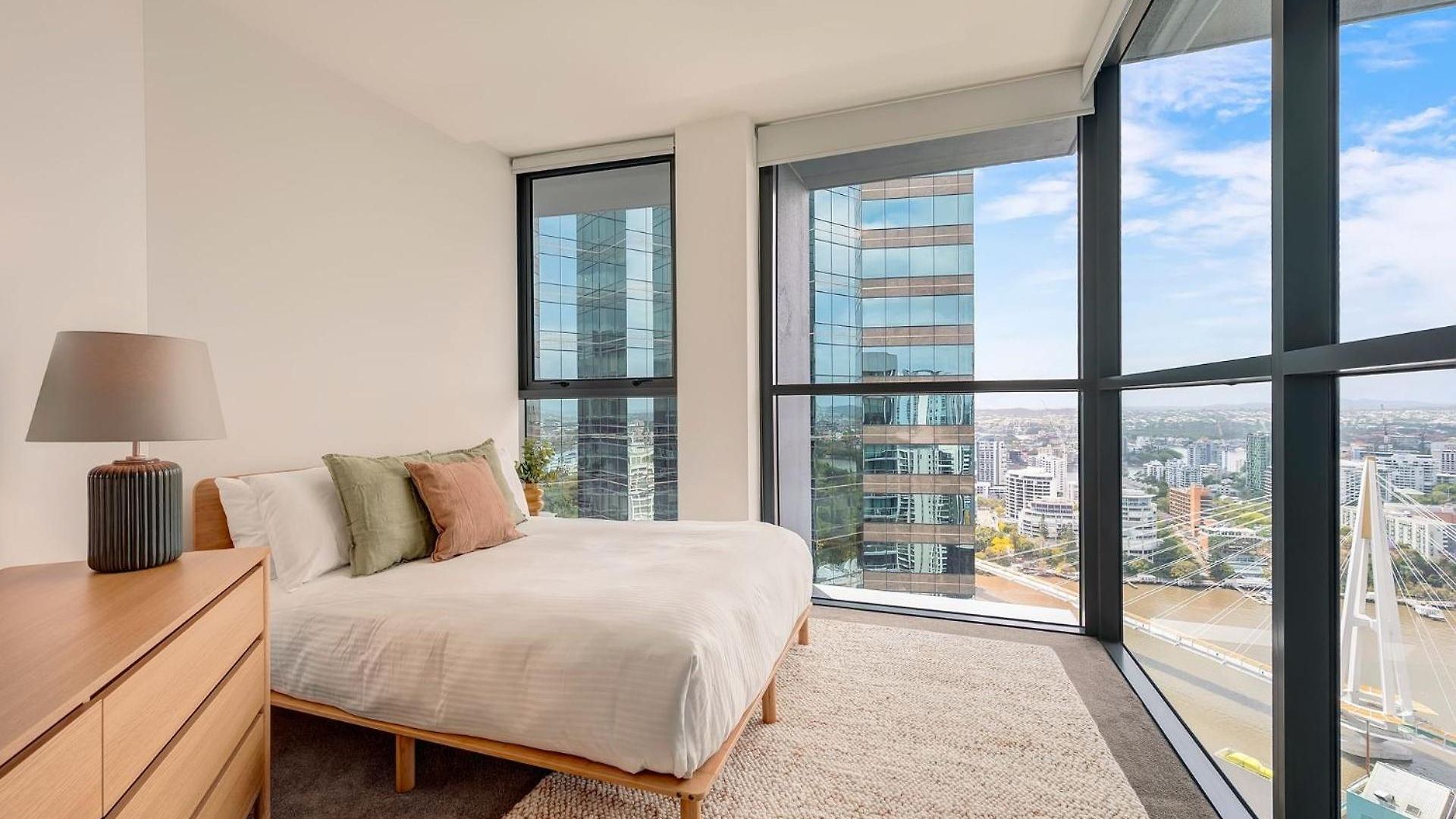 Apartment Glasshouse On Felix - Luxury With River Views, Pool And Parking | Winter Escape | Longer & Save | 1 June - 31 August *