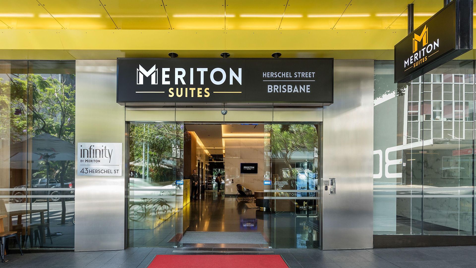 Hotel Meriton Herschel Street,