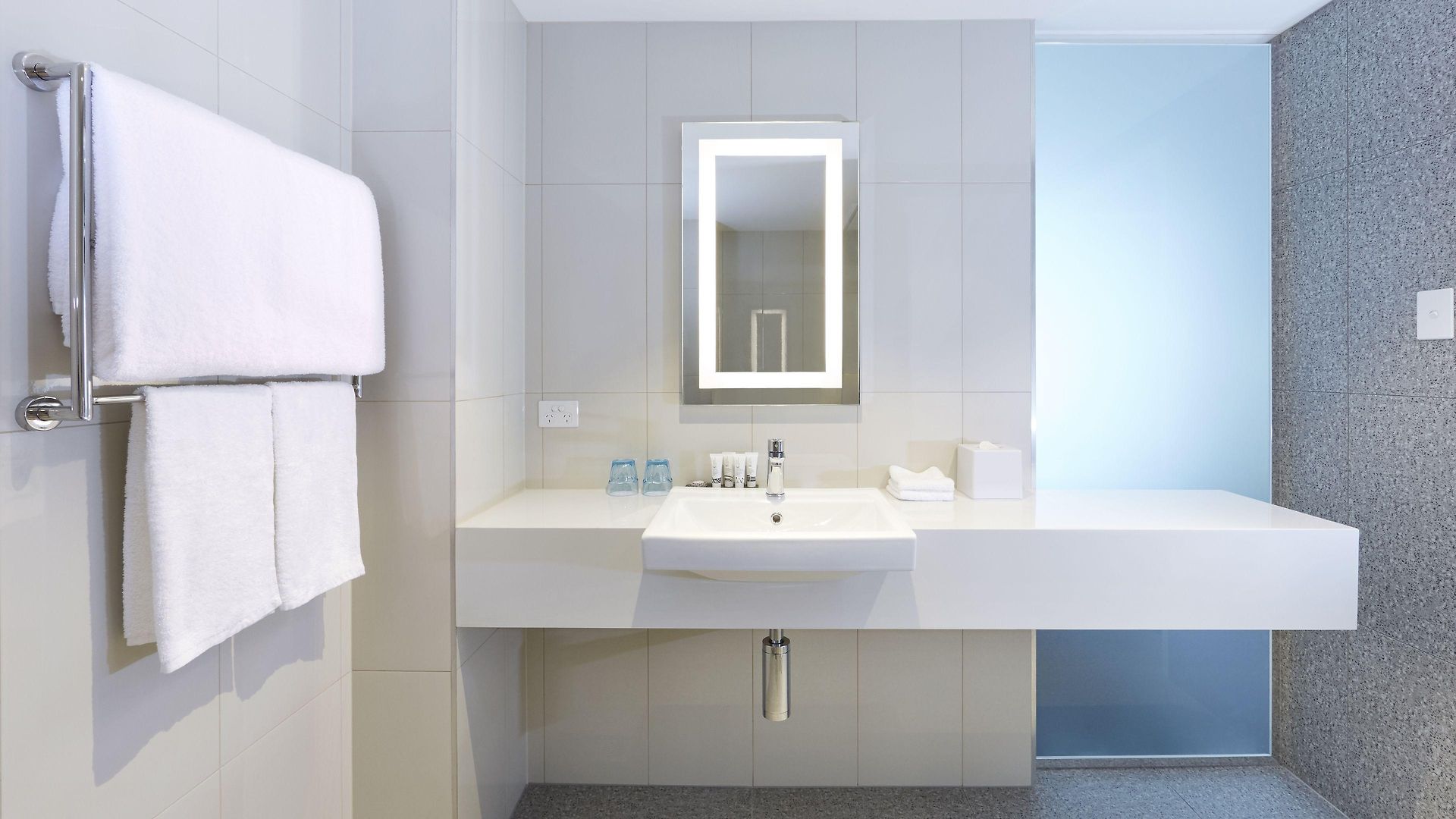 Holiday Inn Express Brisbane Central By Ihg 4*