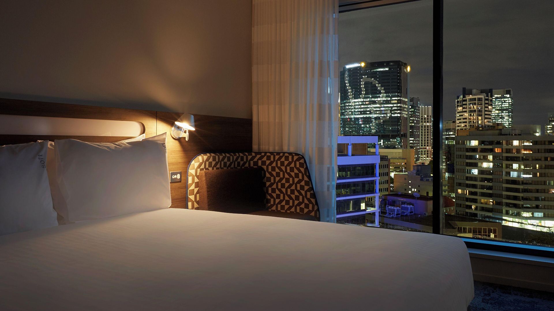 Holiday Inn Express Brisbane Central By Ihg 4* Brisbane