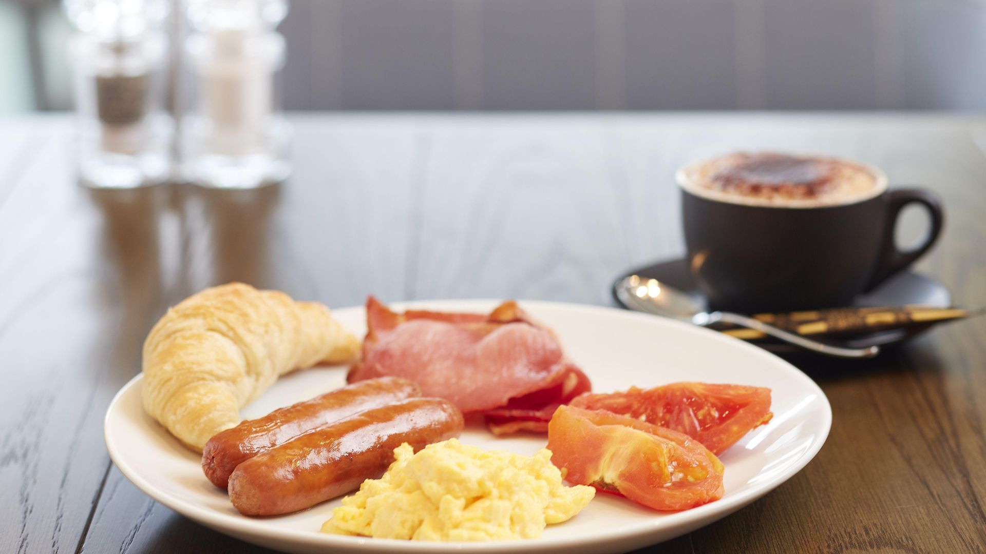 Hotel Holiday Inn Express Brisbane Central By Ihg 4*