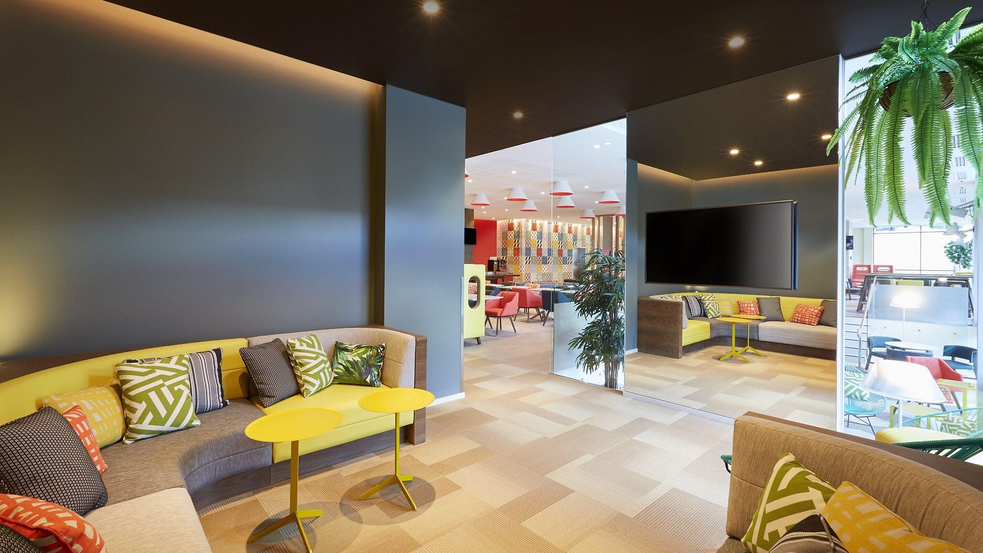 Holiday Inn Express Brisbane Central By Ihg Hotel 4*