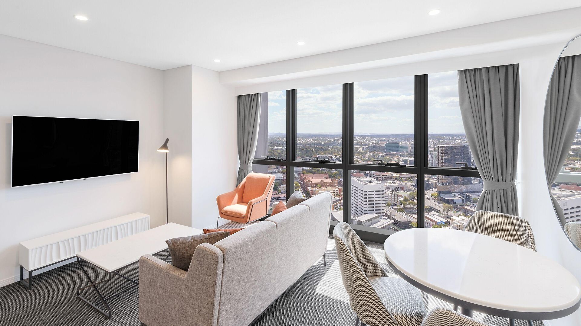 Meriton Adelaide Street, Hotel