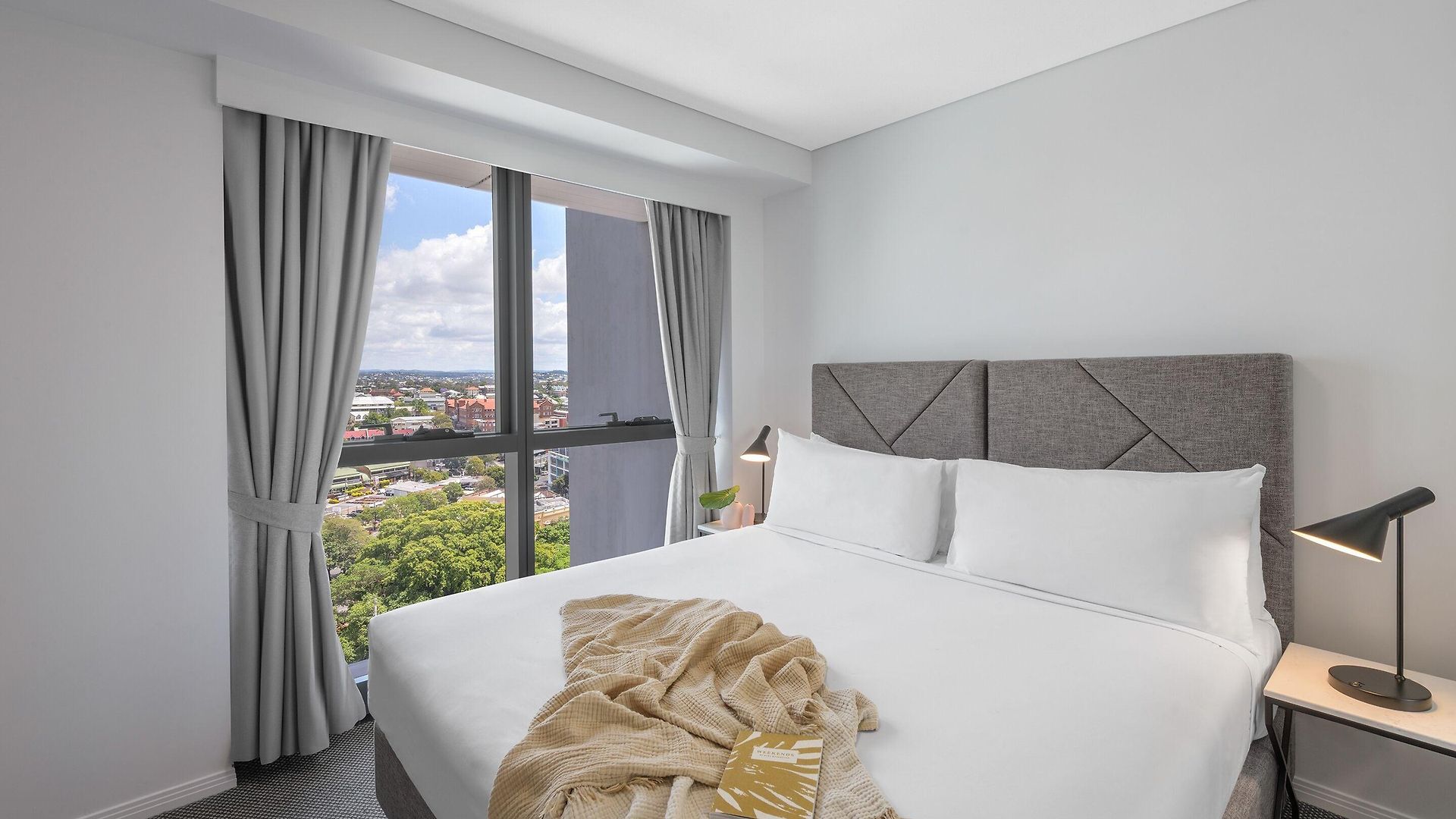 Meriton Adelaide Street,