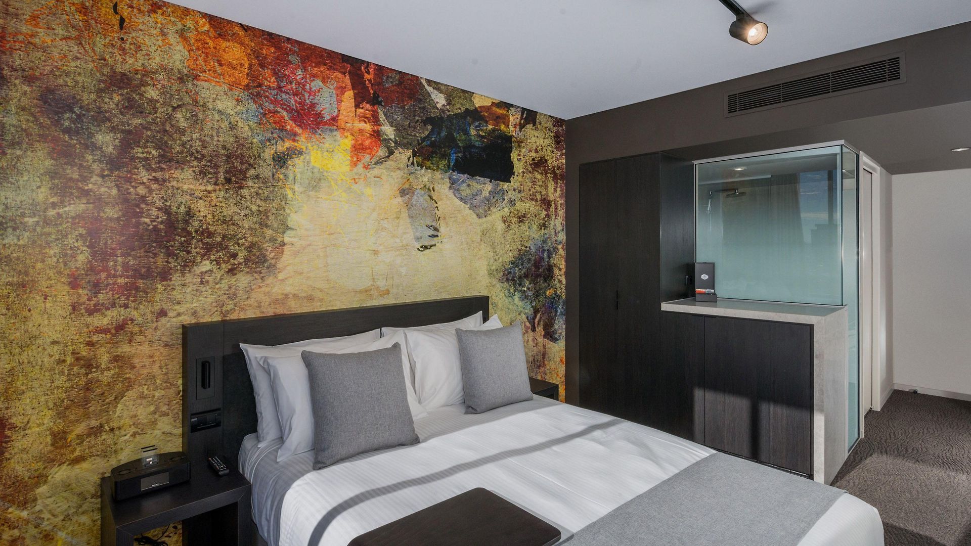 Kennigo Brisbane, Independent Collection By Evt 4*