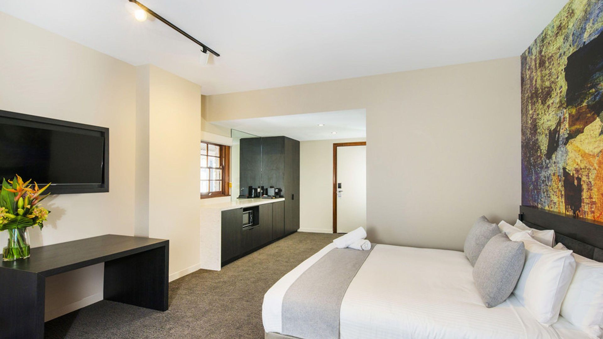 Kennigo Brisbane, Independent Collection By Evt Brisbane