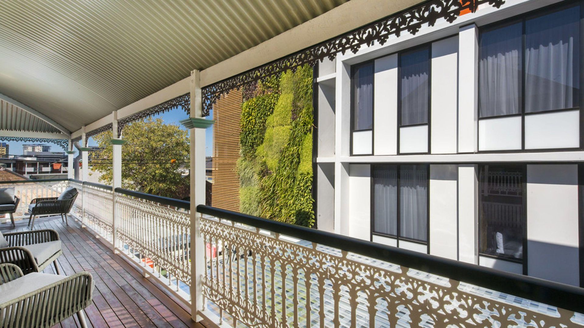 Kennigo Brisbane, Independent Collection By Evt