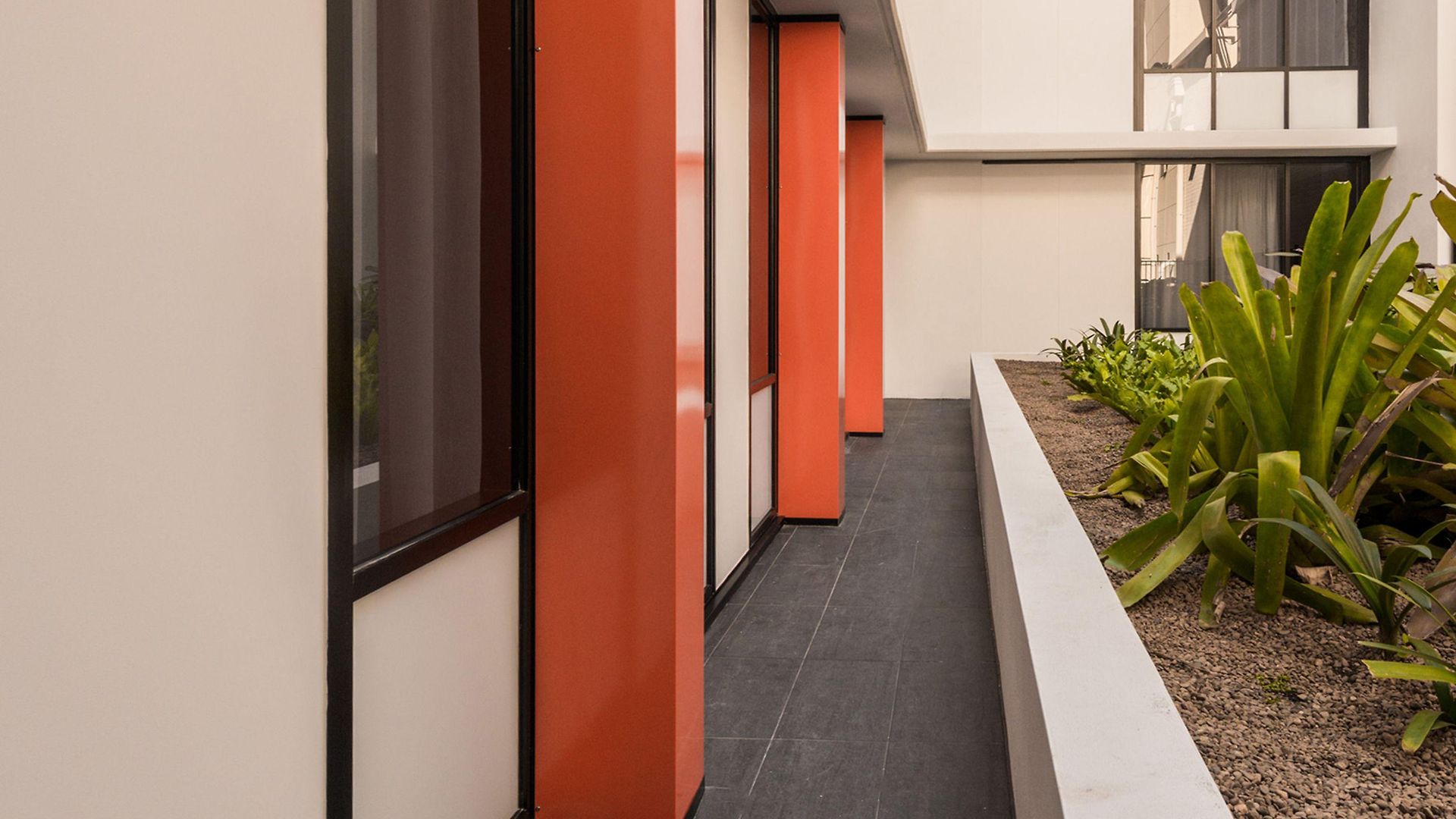 Kennigo Brisbane, Independent Collection By Evt 4*