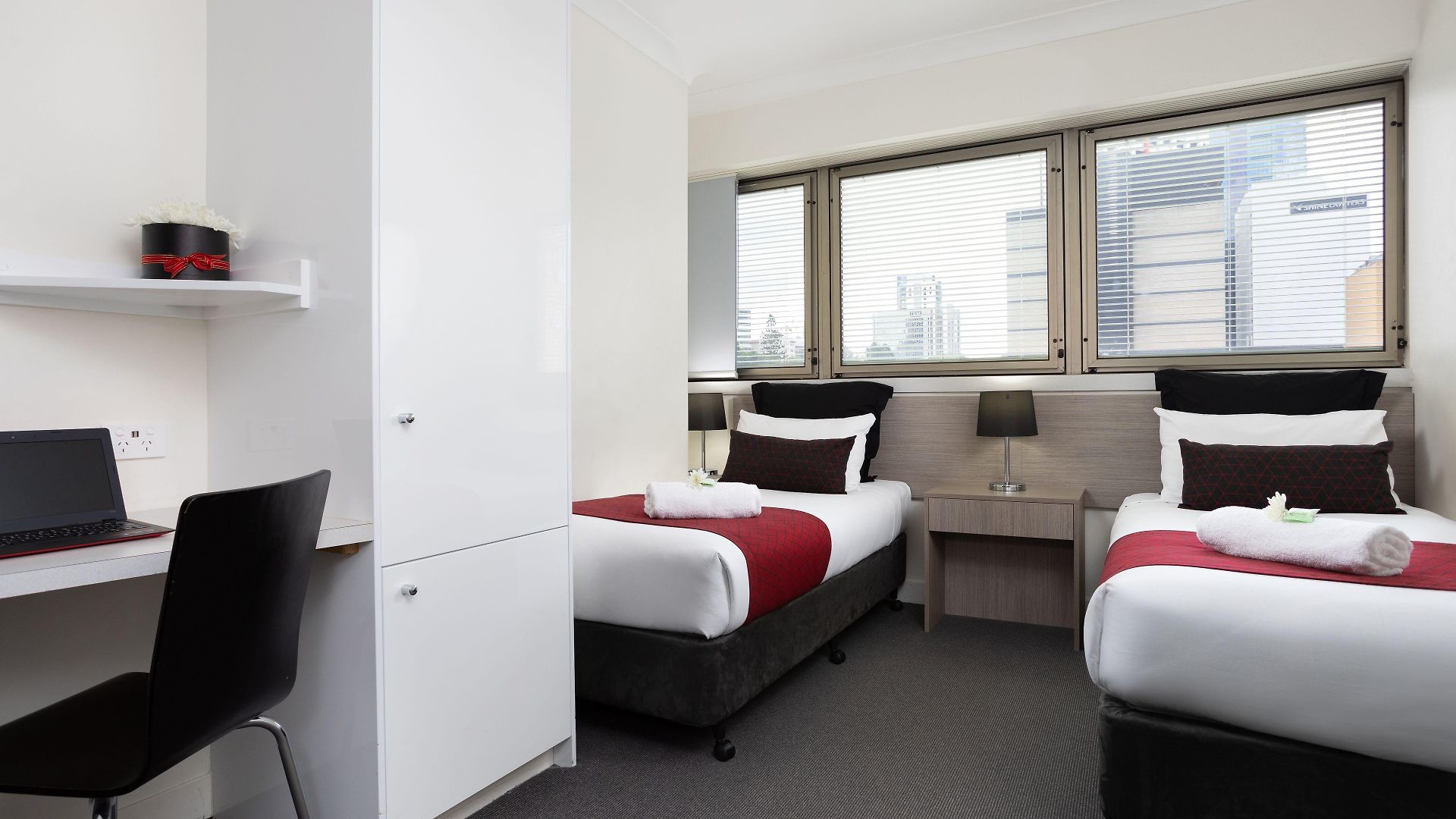 George Brisbane, Independent Collection By Evt 4*