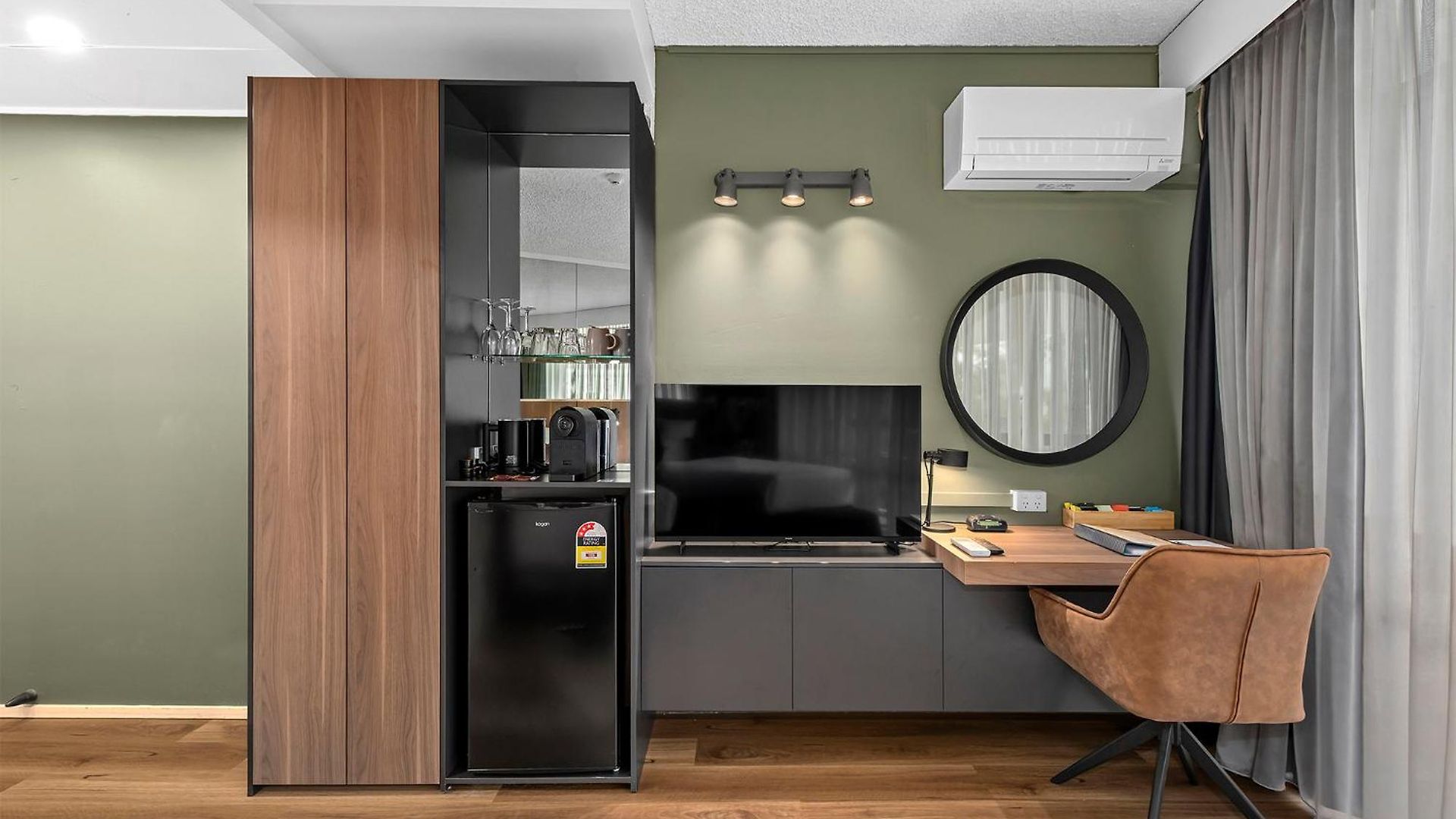 Hotel Tower Mill 4*