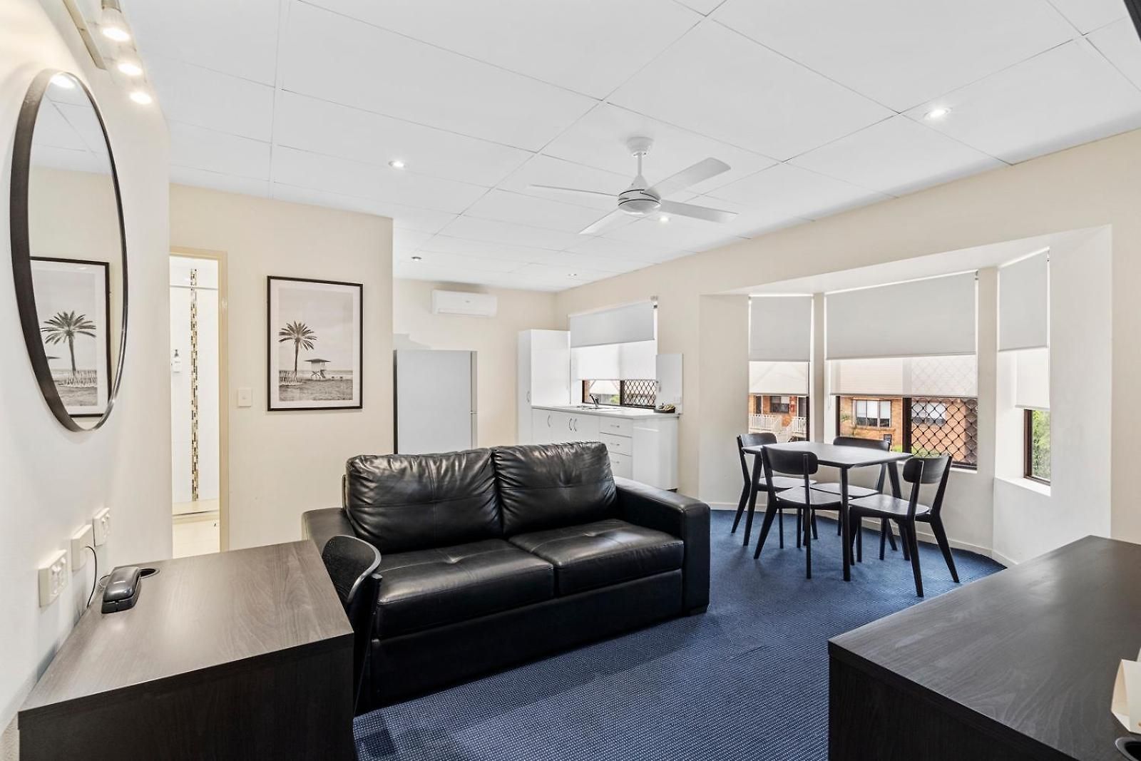 Quality Robertson Gardens Hotel 4*