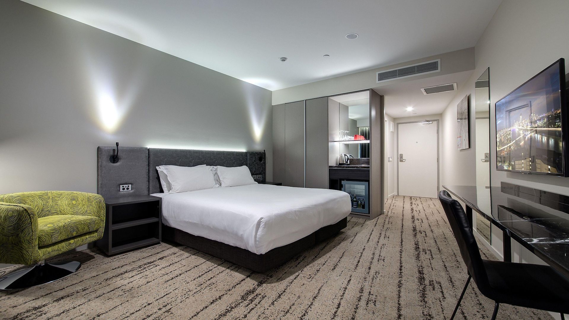 Hotel Courtyard By Marriott South Bank 4*