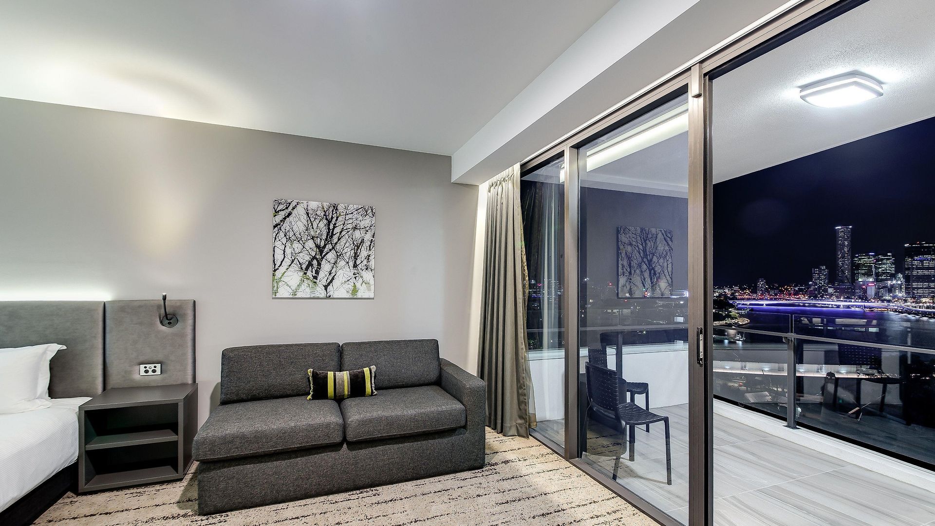 Courtyard By Marriott South Bank 4*