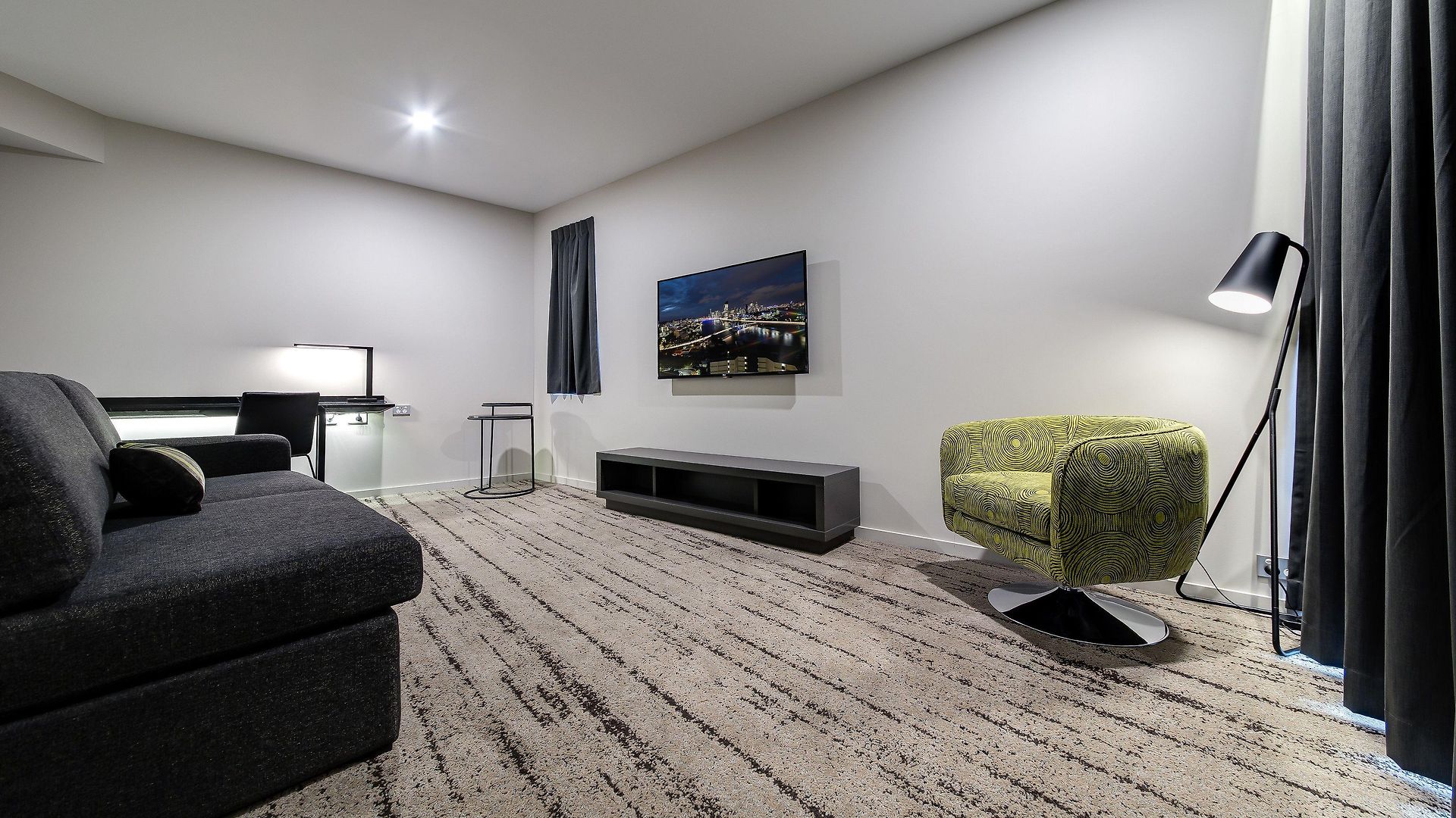 Courtyard By Marriott South Bank Hotel 4*