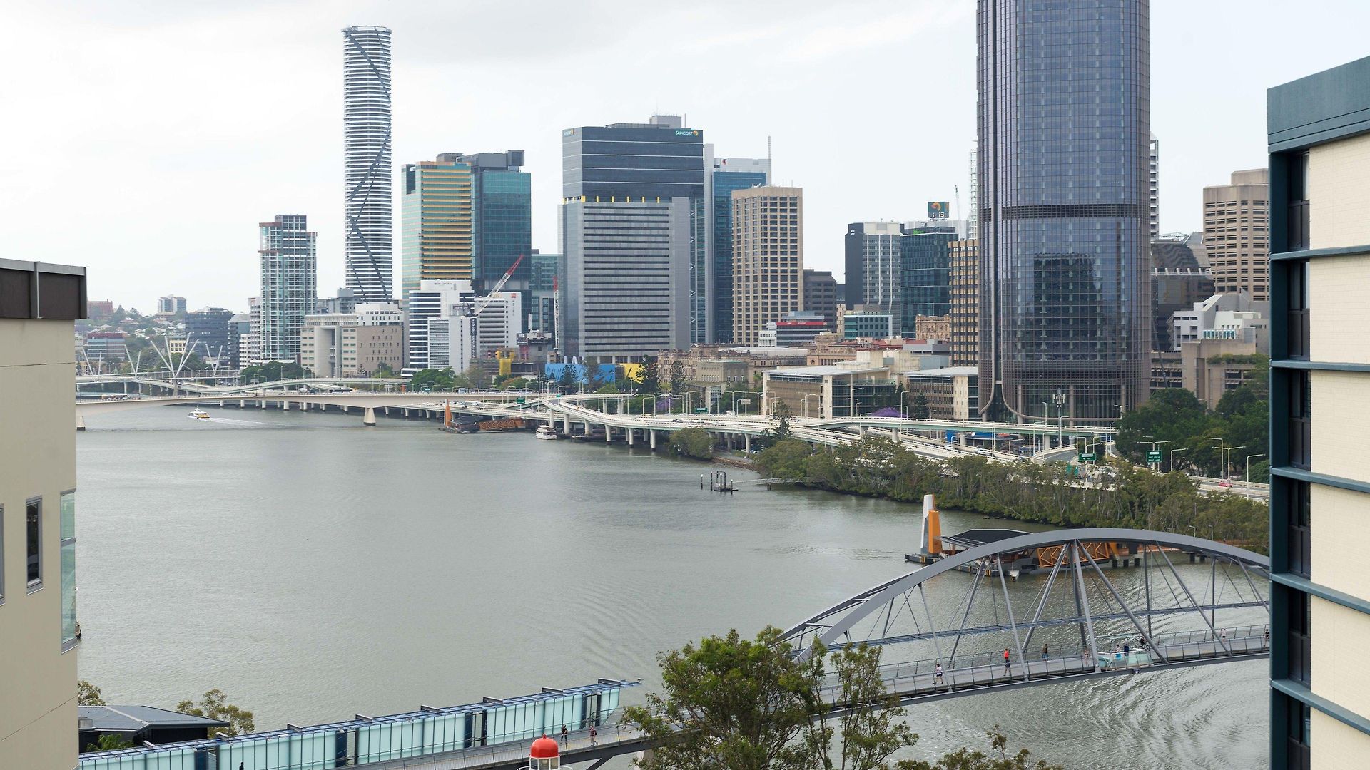 Courtyard By Marriott South Bank 4*