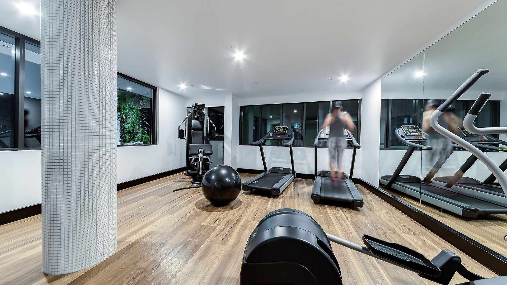 Courtyard By Marriott South Bank 4*