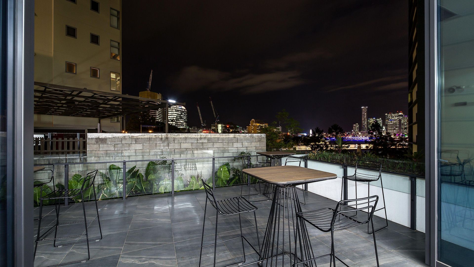 Courtyard By Marriott South Bank Hotel 4*