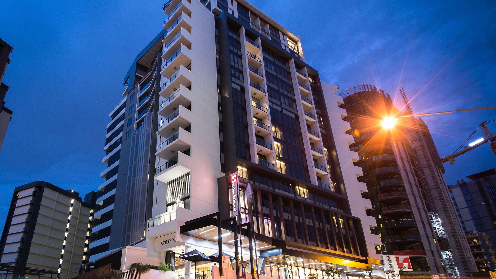 Courtyard By Marriott South Bank Hotel 4*