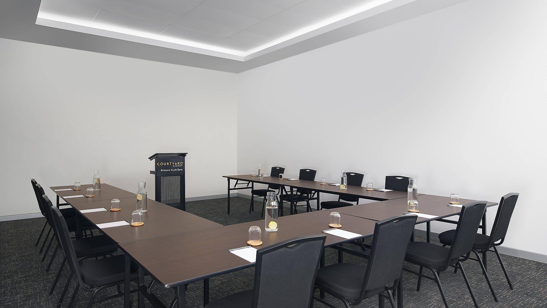 Courtyard By Marriott South Bank 4*