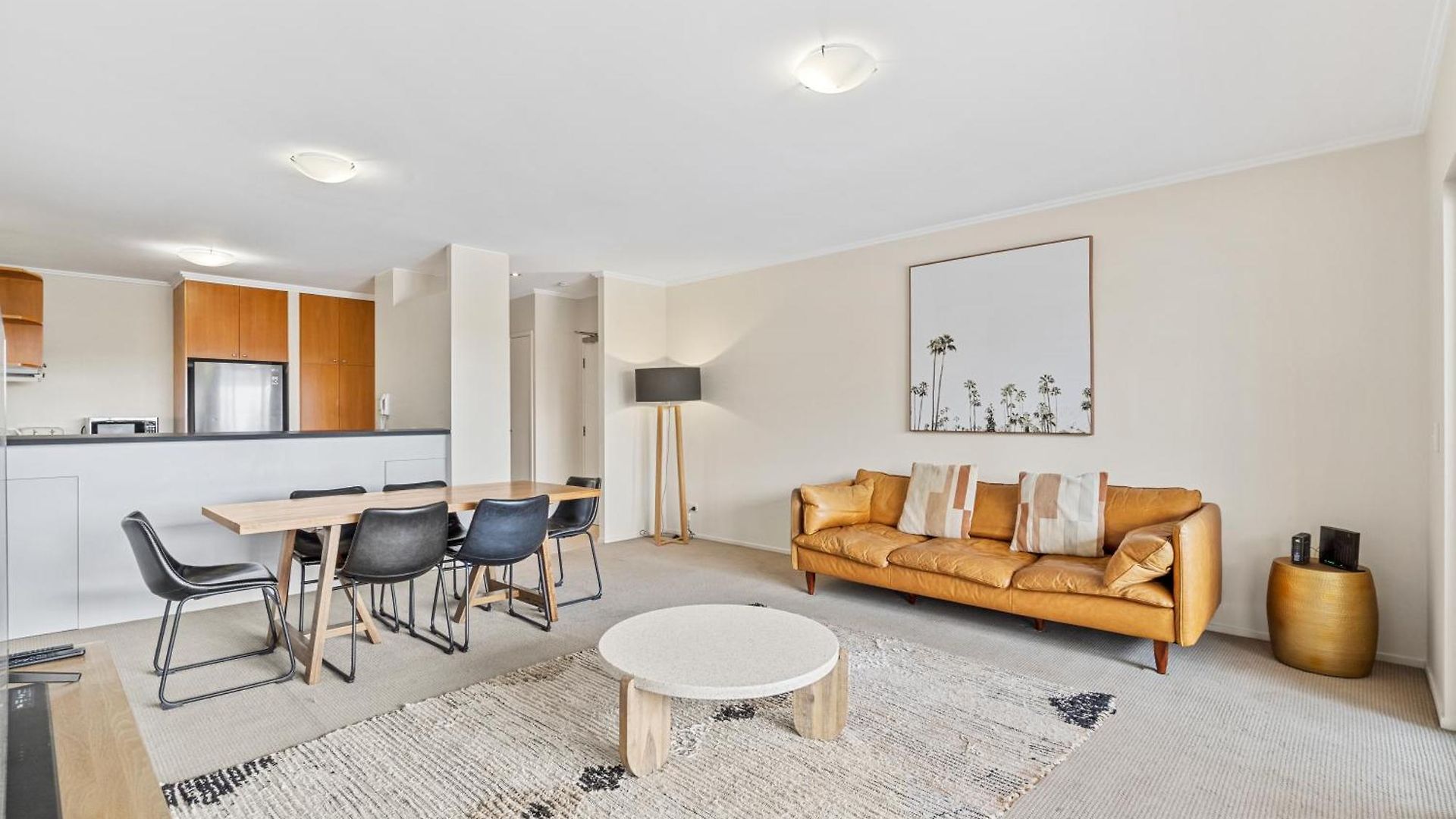 Live The Life, 5 Min To Felons Apartment *