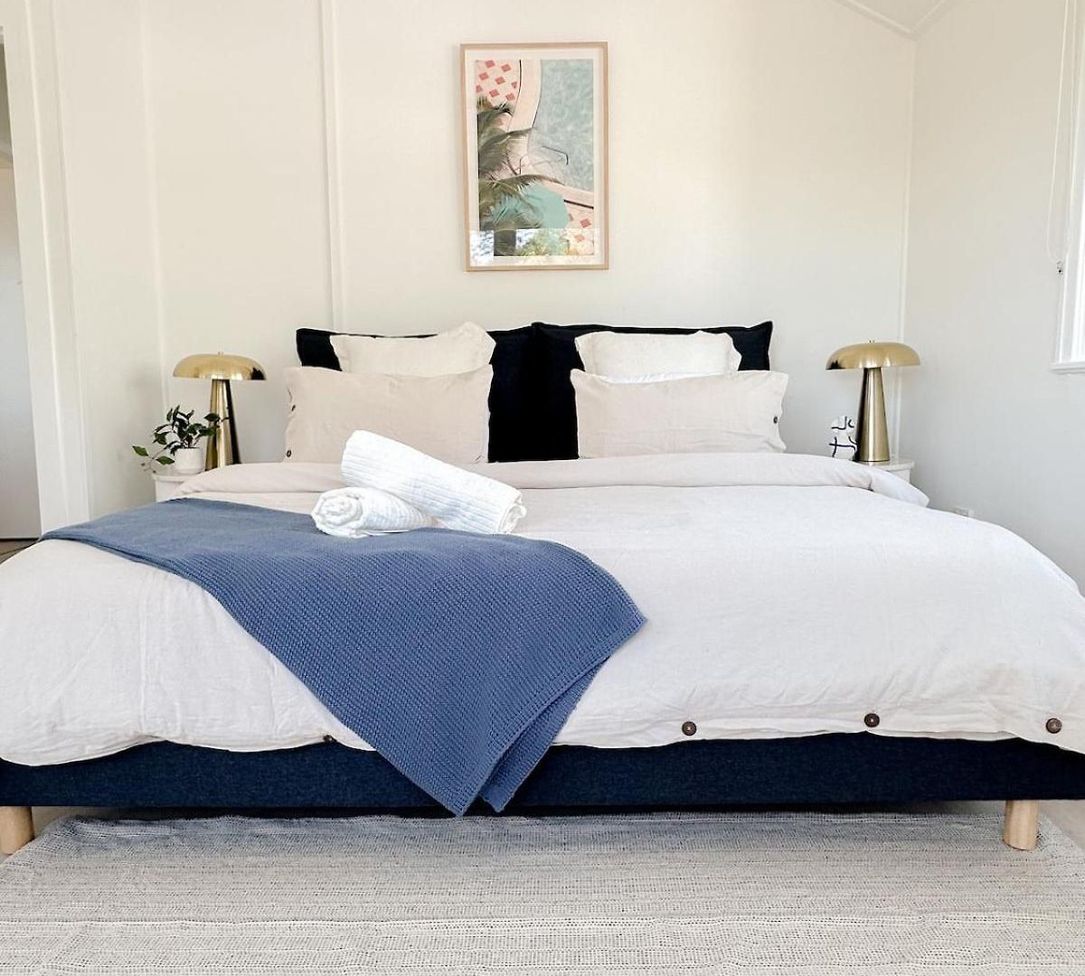 Penthouse Spot - Sleep 8 - Free Parking - 4km Cbd Apartment *