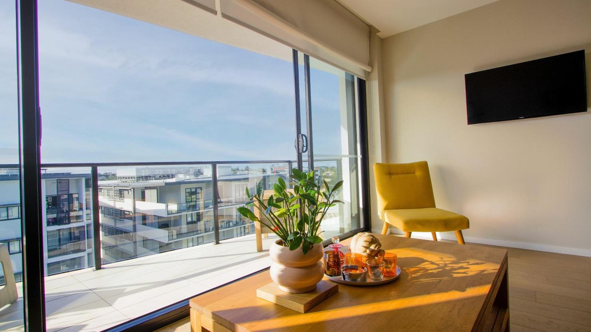 Stylish 2bdr Nundah With Golden Sunsets