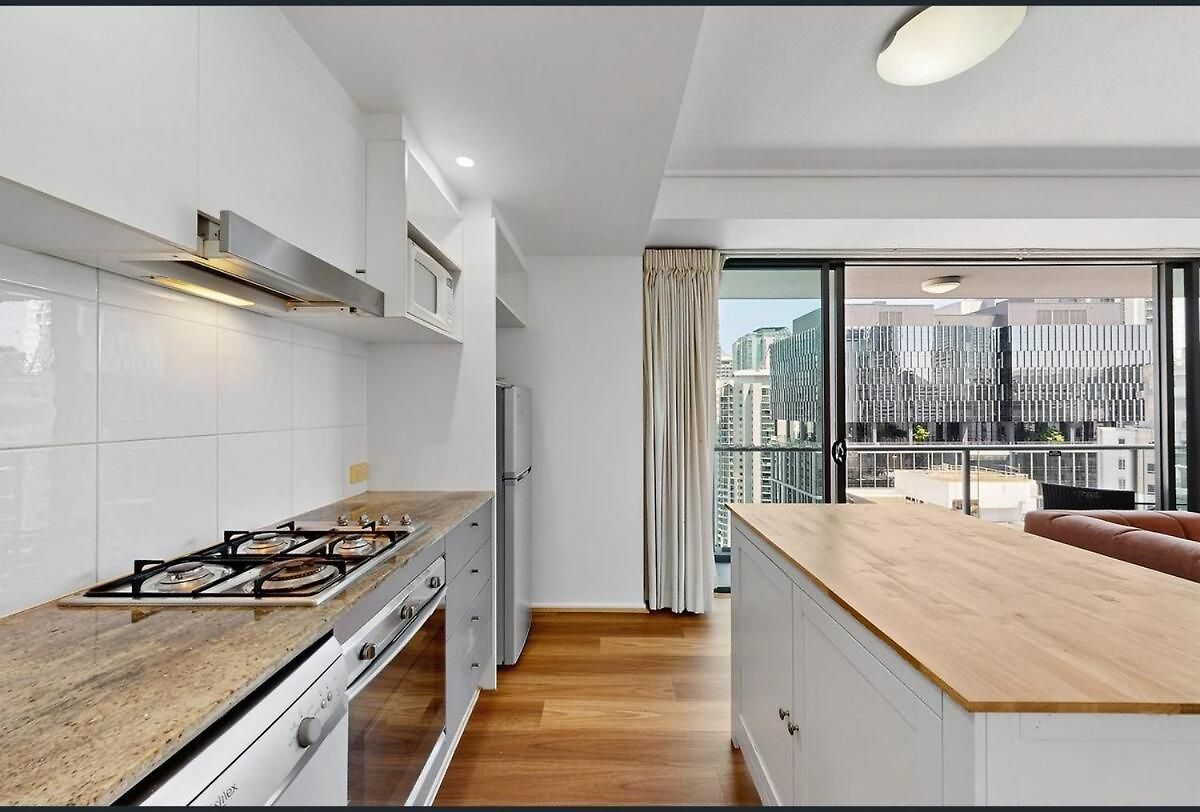 Centre Cbd - Pool Gym - Water View - Sleep 4 Apartment *