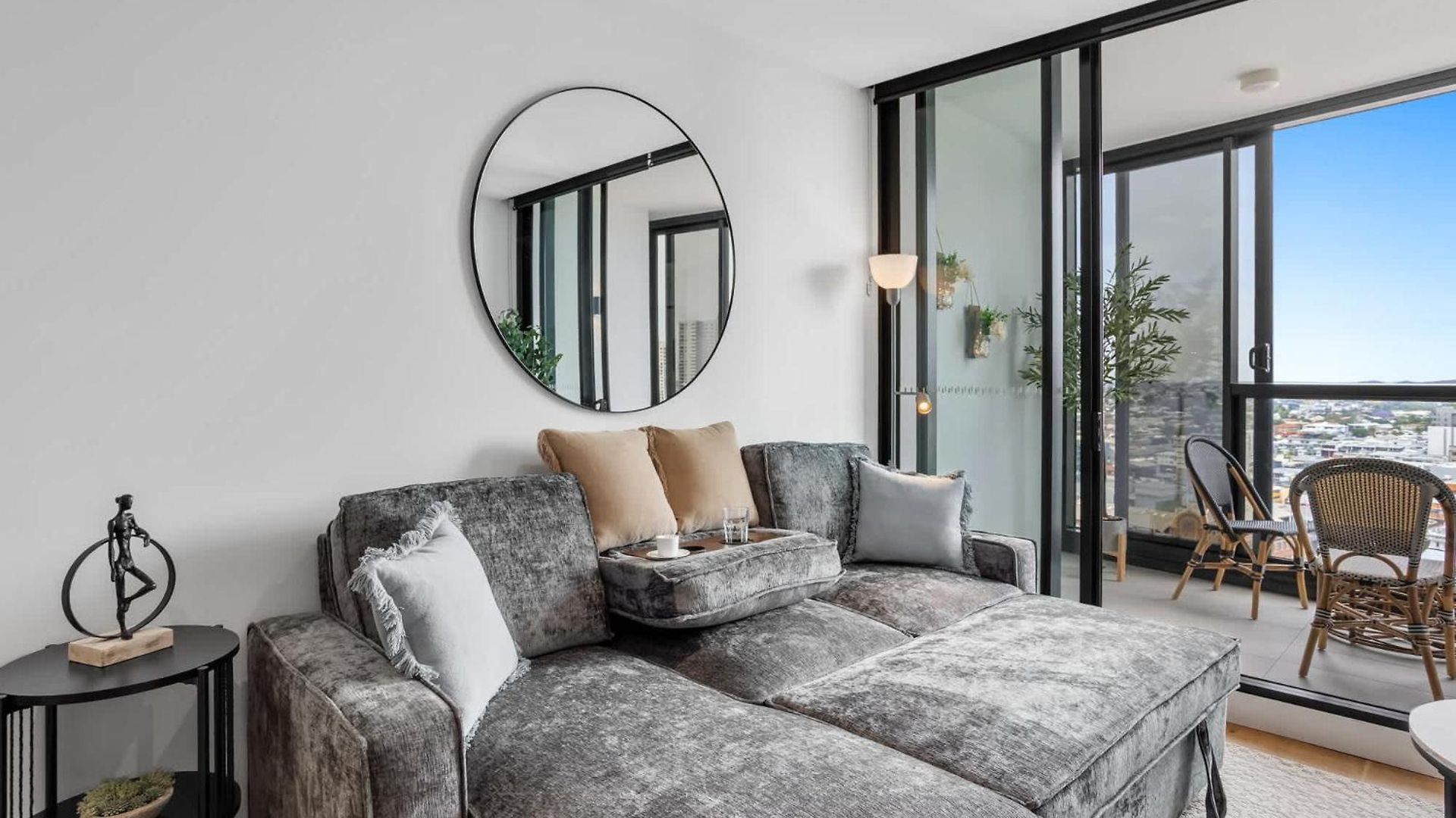 Premium 2br Valley Parking Free *