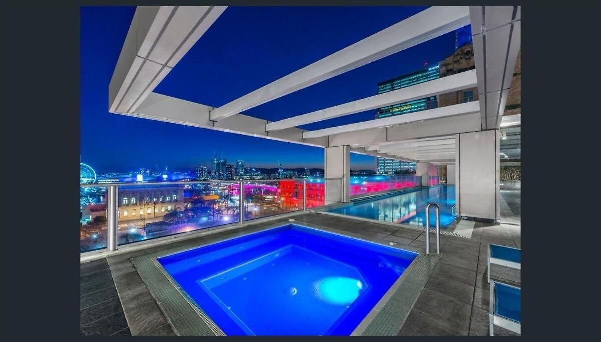 Location! Centre! Whole Apartment! * Brisbane
