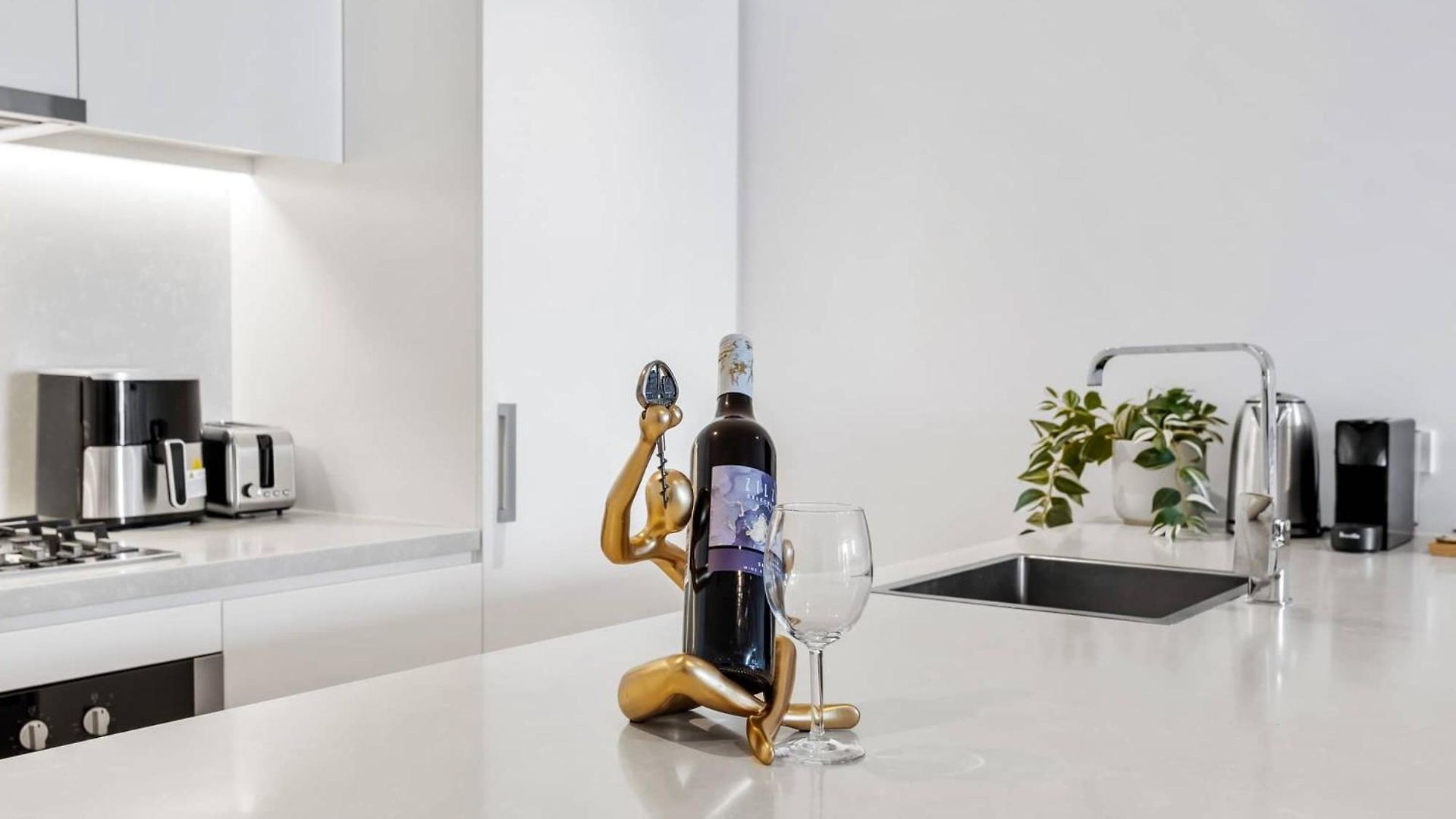 Premium 2br Valley Parking Free Apartment Brisbane