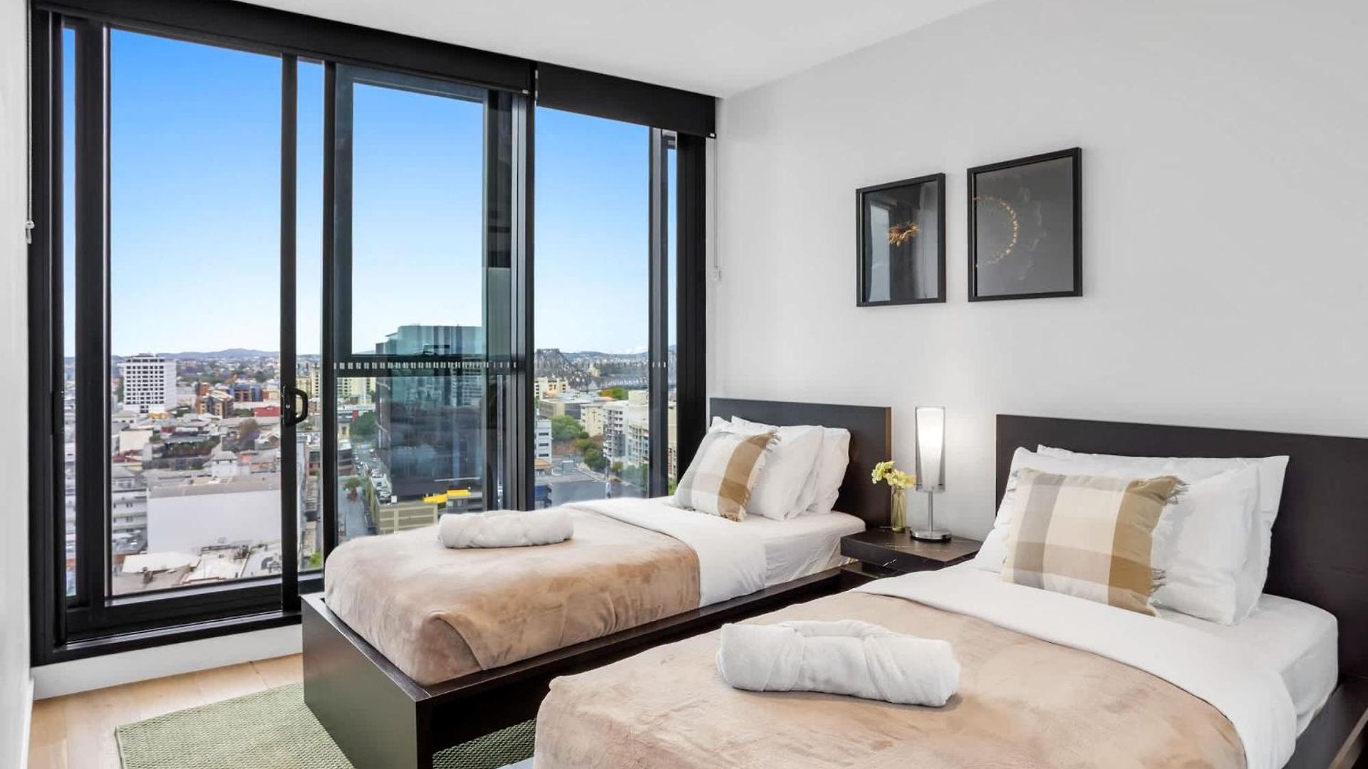 Premium 2br Valley Parking Free Brisbane