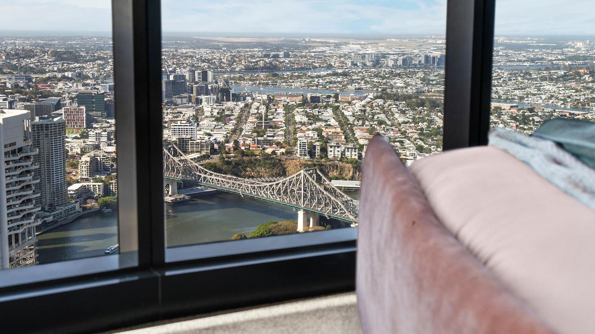 Apartment Skytower - 81st Floor, & River Views, Free Car Parking *