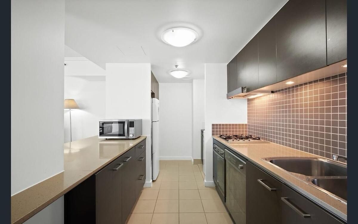 Location! Centre! Whole Apartment! *