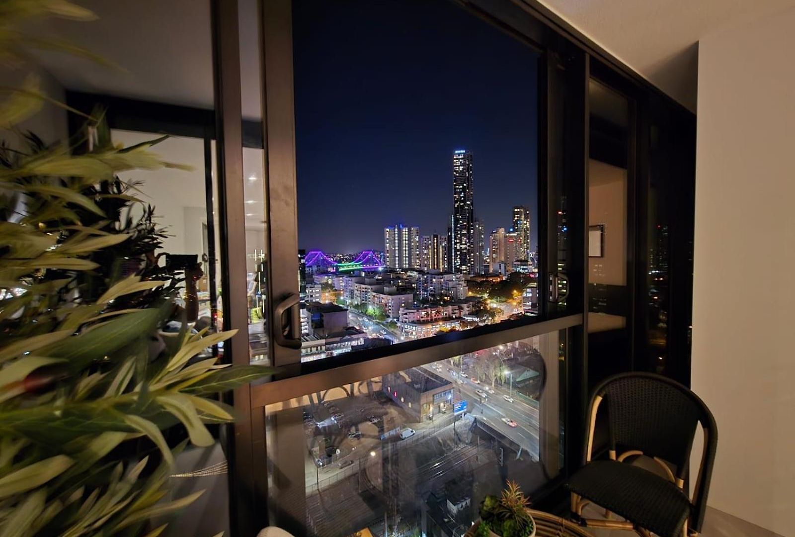 Premium 2br Valley Parking Free Apartment