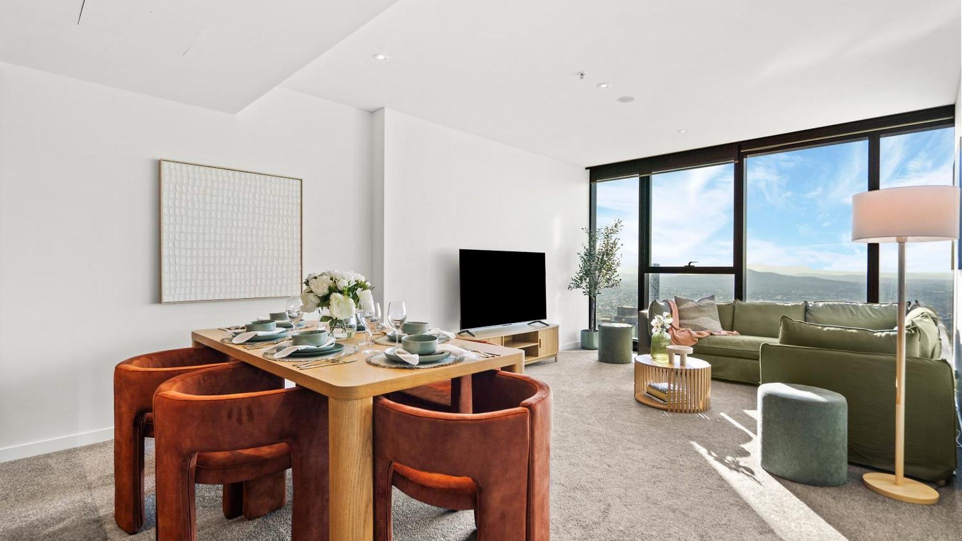 Apartment Skytower - 81st Floor, & River Views, Free Car Parking *