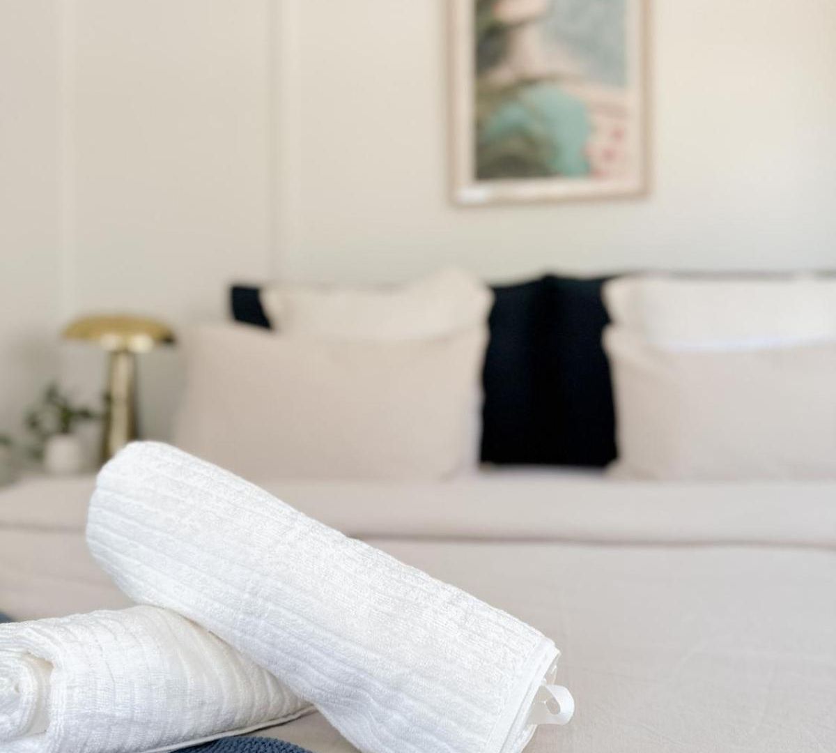 Penthouse Spot - Sleep 8 - Free Parking - 4km Cbd Apartment *